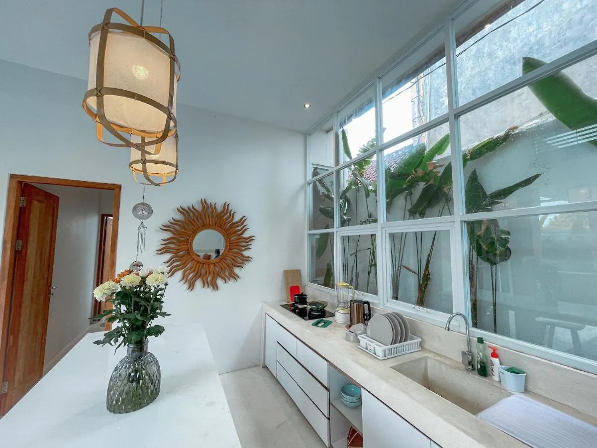 Villa 3Br Plawa Hijau Seminyak 0*,